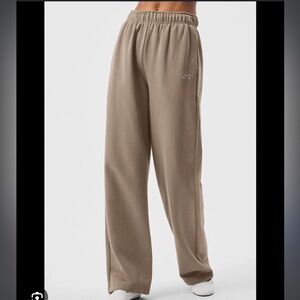 Alo Accolade Straight Leg Sweatpant - Gravel
